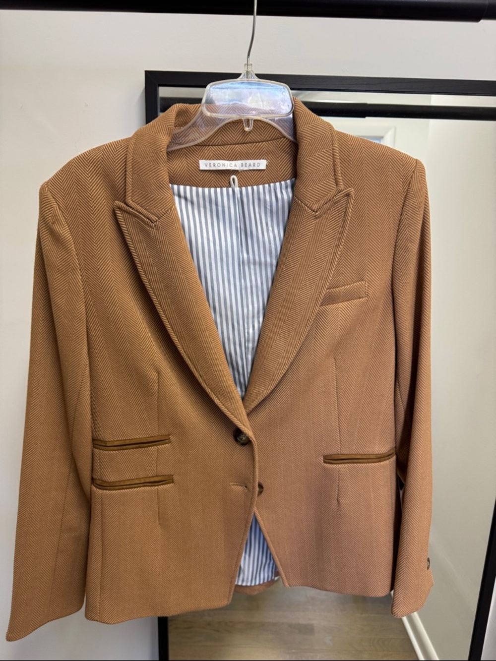 Veronica Beard Camel/Tan Herringbone Sport Coat suede elbow patch dickey